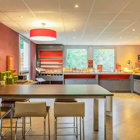 Ibis Velizy