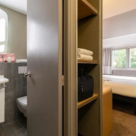 Hotel Ibis Velizy 3*