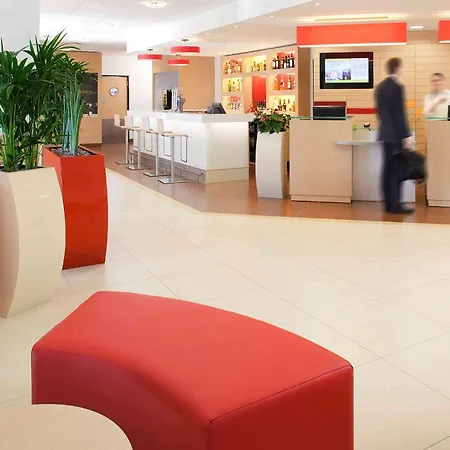 Ibis Velizy Отель