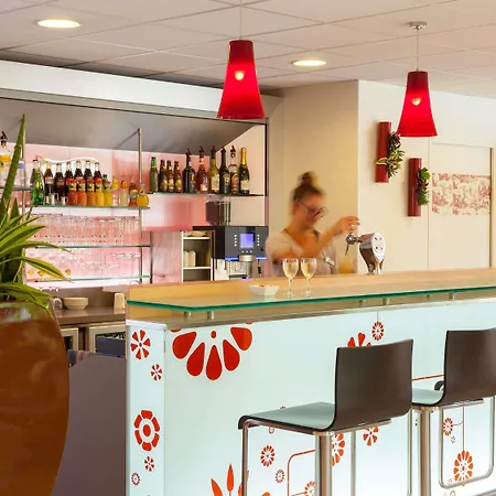 酒店 茹伊昂若萨宜必思酒店
