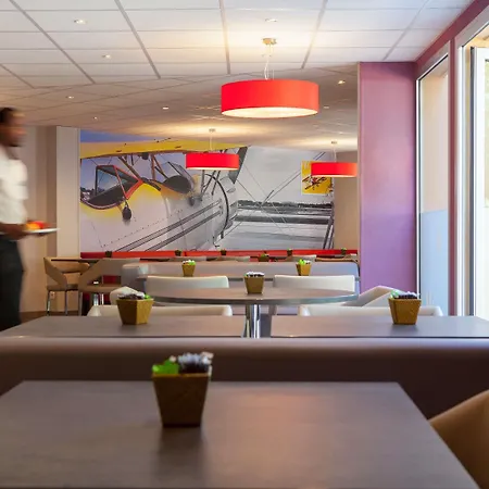 Ibis Velizy 3*