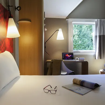 Отель Ibis Velizy 3*