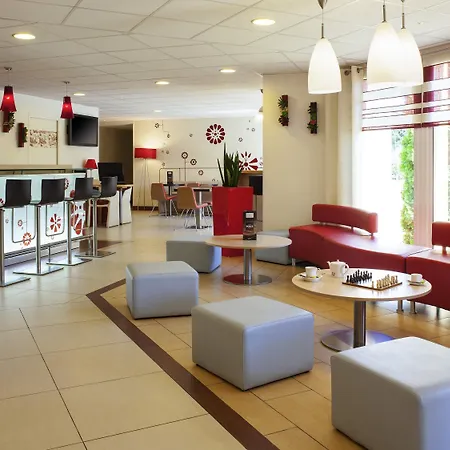 Ibis Velizy 3*