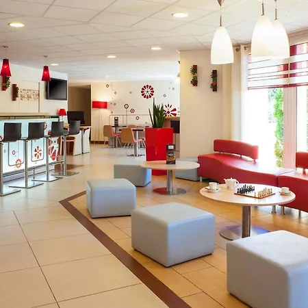Отель Ibis Velizy 3*