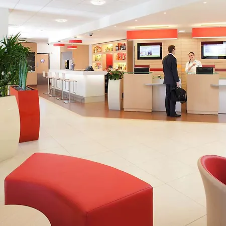 Ibis Velizy 3* 주이 앙 조자스