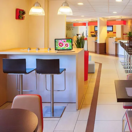 Ibis Velizy 3*